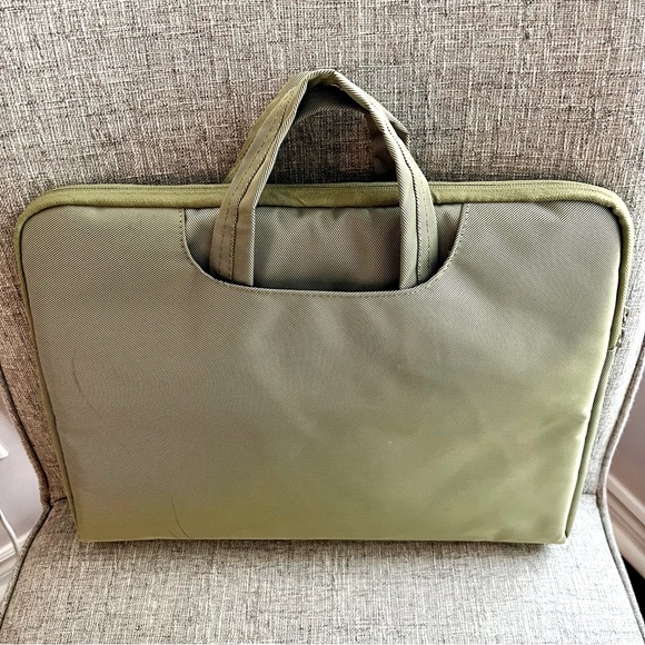 ๐ Green Laptop Bag ๐ - Picture 3 of 5